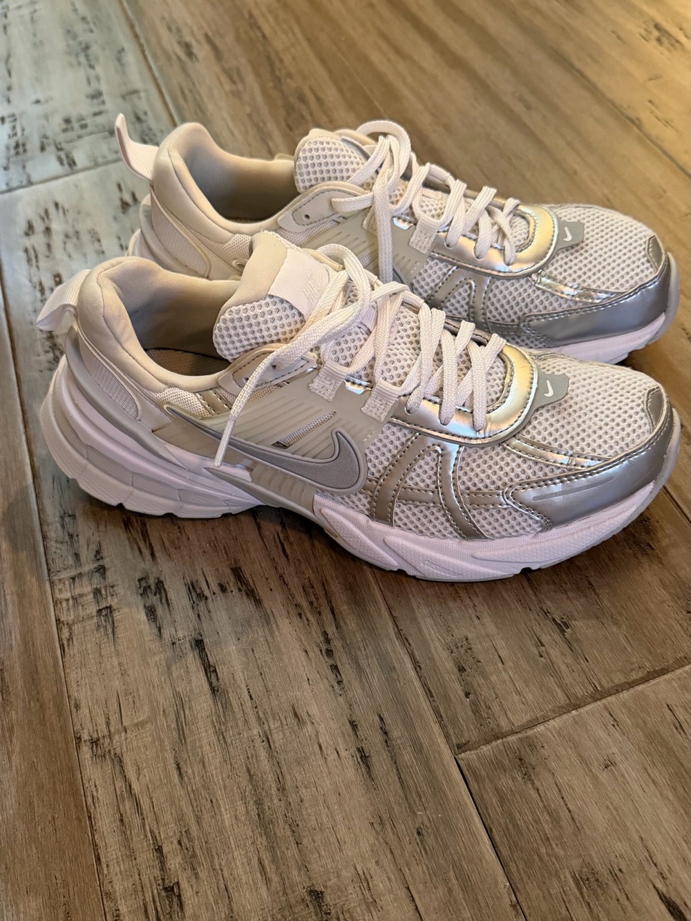Nike Women's White and Silver Sneakers